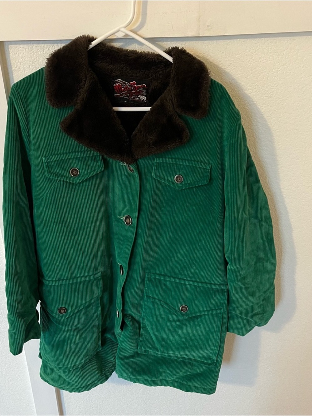 Vintage White Bear be St Paul Men's Large Corduroy Faux Fur Lined Coat.